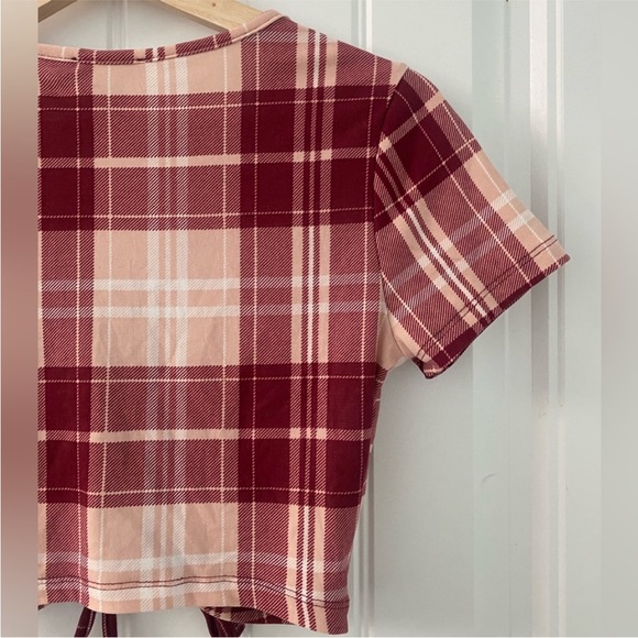 Hearts Collective Pink Plaid Crop Top Size Small
Junior /Teen - Picture 6 of 7